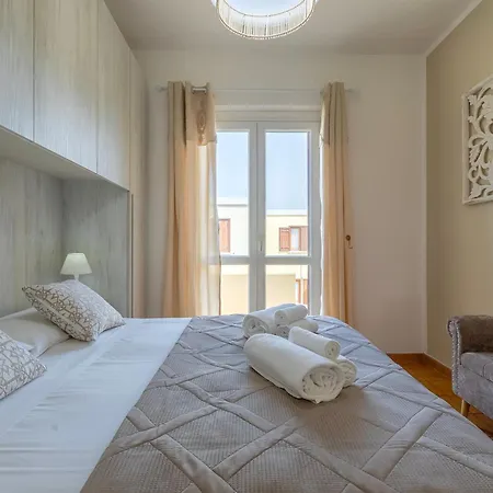 Itadhome - Coral Beachside With Pool And Private Parking 아파트