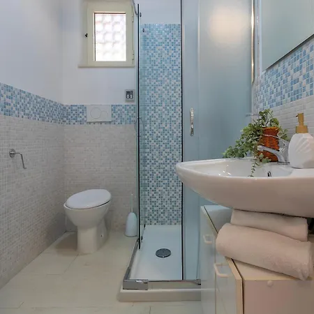 아파트 Itadhome - Coral Beachside With Pool And Private Parking *