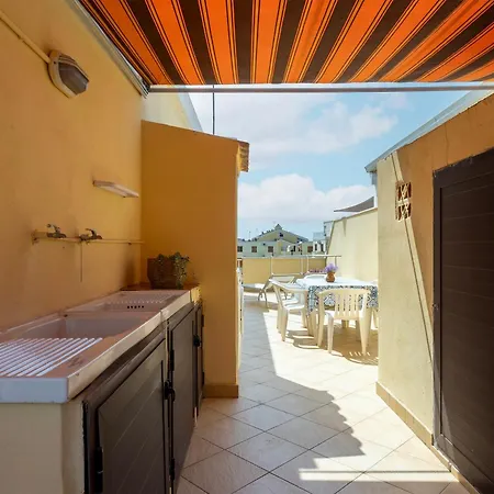 아파트 Itadhome - Coral Beachside With Pool And Private Parking *